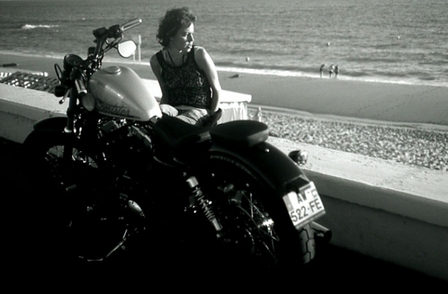 edith à la moto.jpg