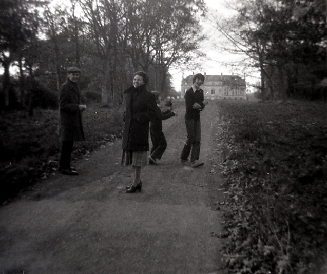 1978.PontHus.GrandPèrePierre,Mamina,Bertrand,Henry.jpg
