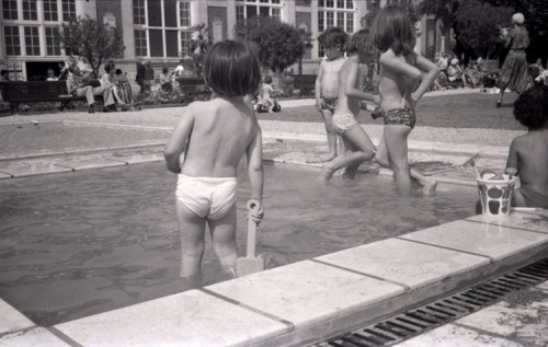 Sara 1979.Paris.JardinduLuxembourg.LeBassin477.jpg