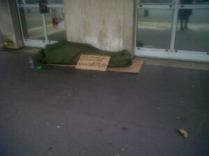 SDF (Sans Domicile Fixe)
