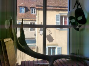 Dans la chambre d’écho