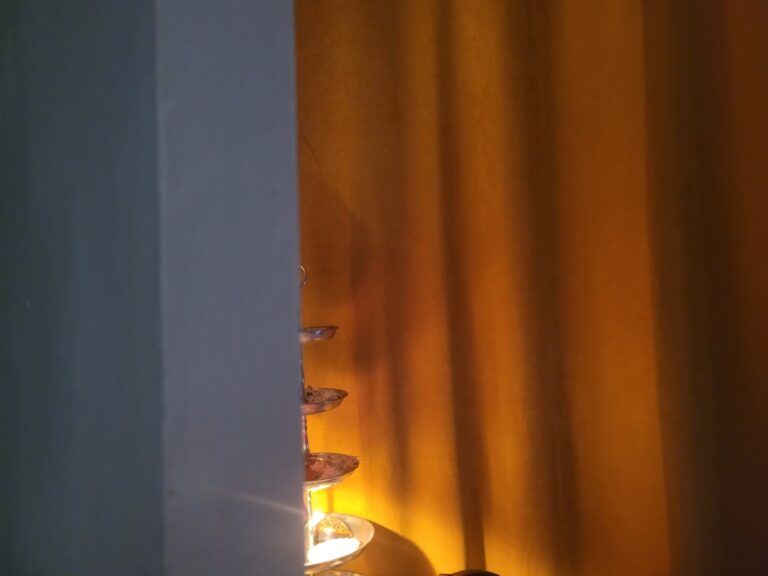 Le jaune de minuit