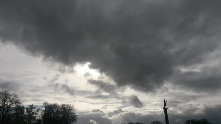 L&rsquo;éphèbe des nuages