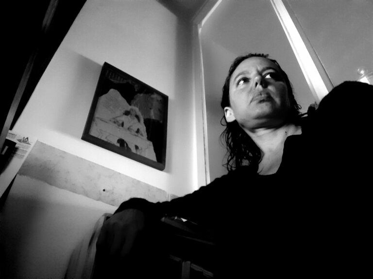 Intérieur sombre