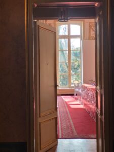 Salon, pièce passante
