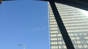 Le ciel, le verre