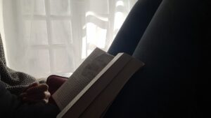 Lecture à la fenêtre