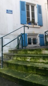 « Un frisson d’eau sur de la mousse »