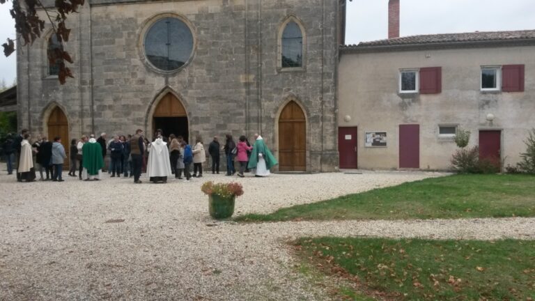 Le Broussey, la sortie de la messe