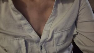 (ne jamais) mouiller sa chemise