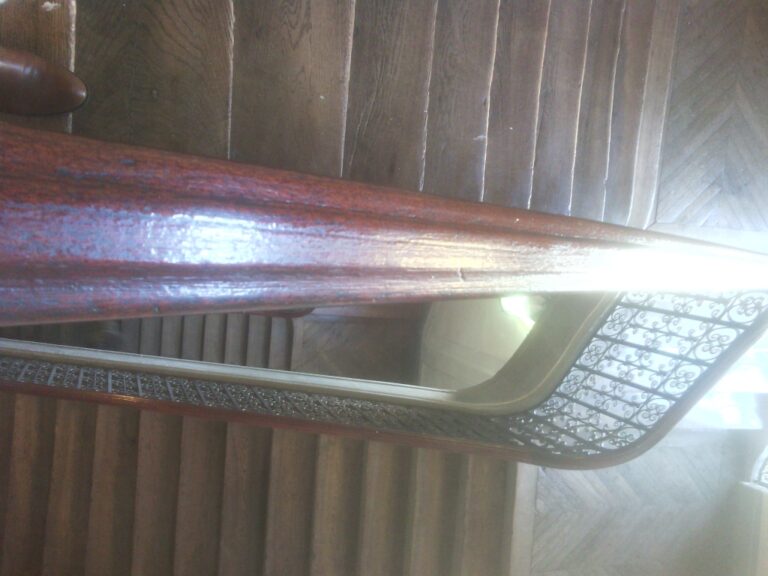Un des escaliers du greffe