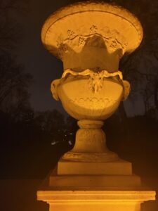 Un vase Médicis, un songe vespéral