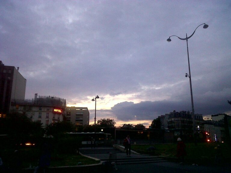 Parvis