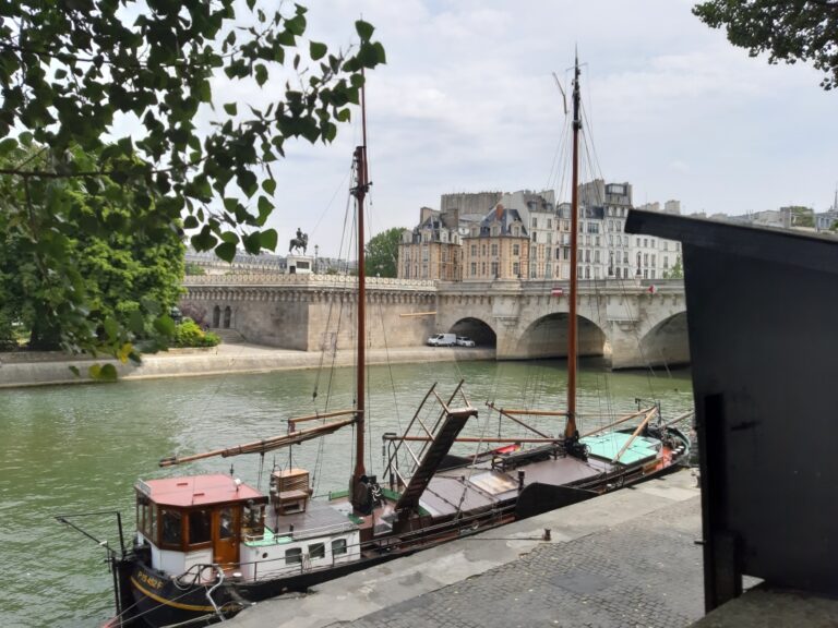 deux mâts