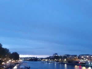 Paris bleu-soir