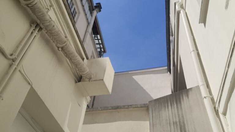 Trouée bleue