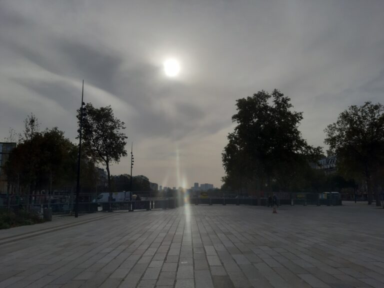 Le ciel au-dessus de la Bastille
