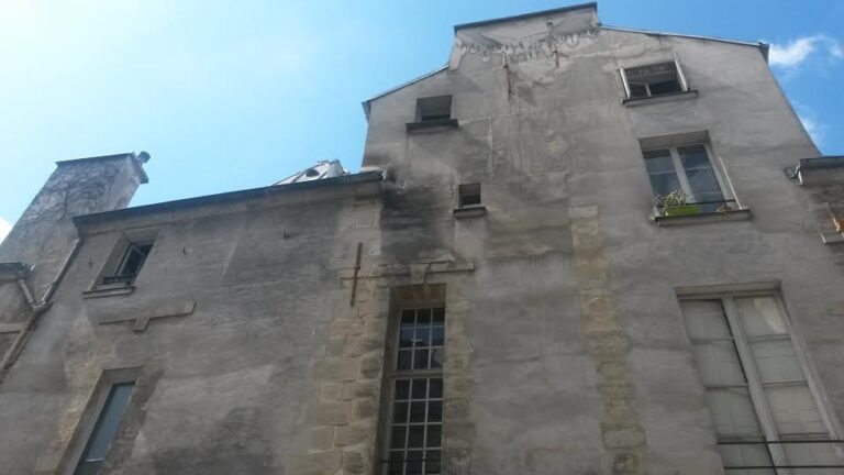 La bâtisse
