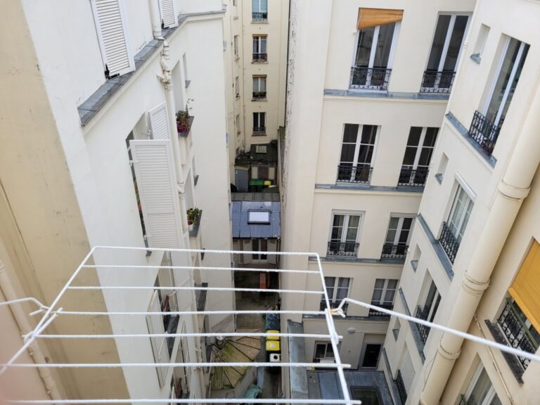 Les cris, les jeux
