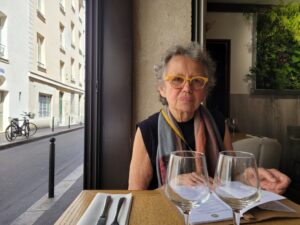 Déjeuner entre deux rues
